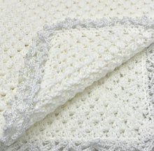 Load image into Gallery viewer, Crochet baby blanket
