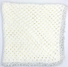 Load image into Gallery viewer, Crochet baby blanket

