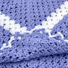 Load image into Gallery viewer, Crochet baby blanket
