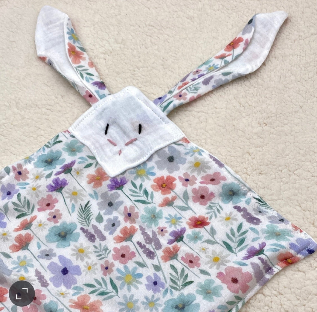 Rhian - Mini Snugg White Muslin